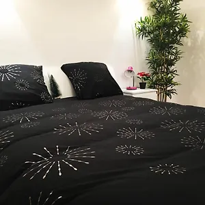 Cosy Near Eiffel Tour Bed & Breakfast